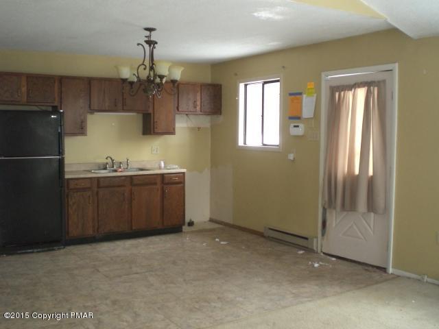 406 Northampton Road Tobyhanna, PA 18466 - Photo 9 of 12 CIMG6845.JPG