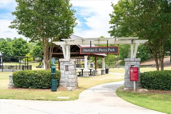 $2,650 | 1780 Sanford Lane, Atlanta, GA 30318