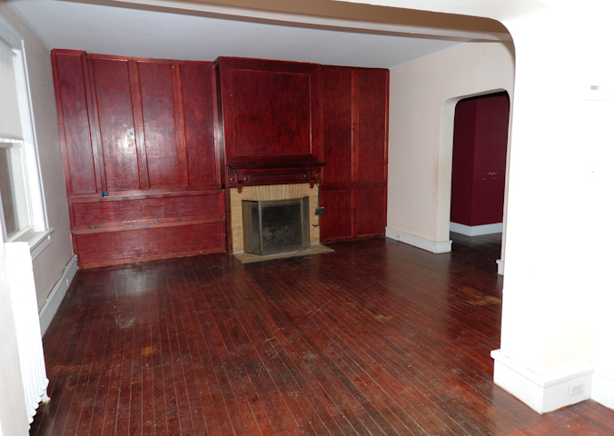 7 Sergeant St living room