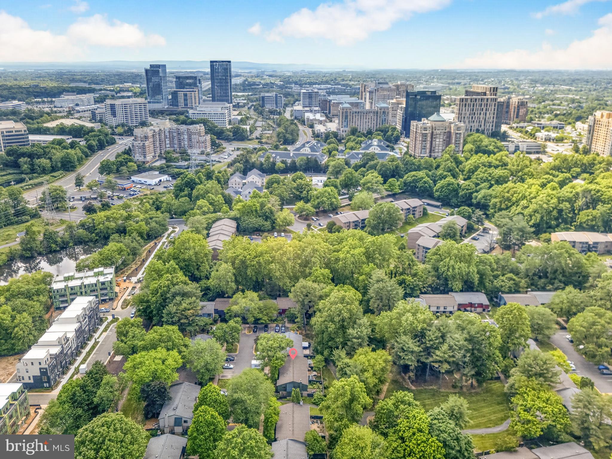 1816 Ivy Oak Square, Unit 47 Reston, VA 20190 - Photo 2 of 28