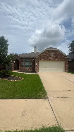 $2,100 | 10006 Kendahlwood Lane, Tomball, TX 77375