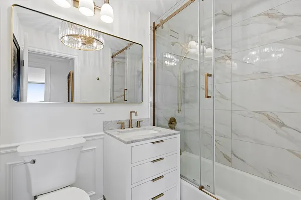 $239,900 | 1700 East 56th Street, Unit 1505, Chicago, IL 60637