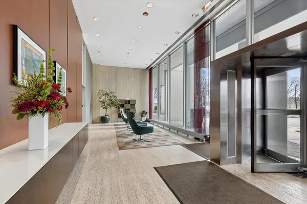 $239,900 | 1700 East 56th Street, Unit 1505, Chicago, IL 60637