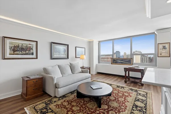 $239,900 | 1700 East 56th Street, Unit 1505, Chicago, IL 60637