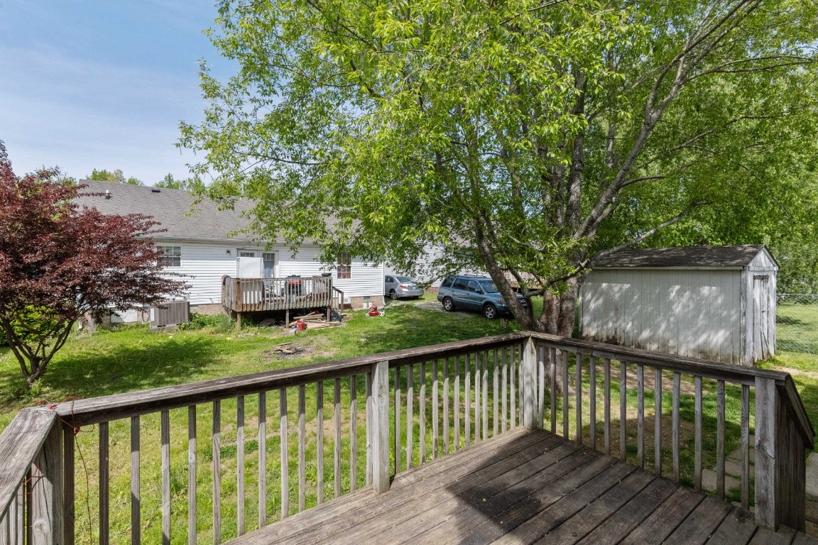 323 Bandera Lane Springfield, TN 37172 - Photo 29 of 33 a view of a balcony with two plants