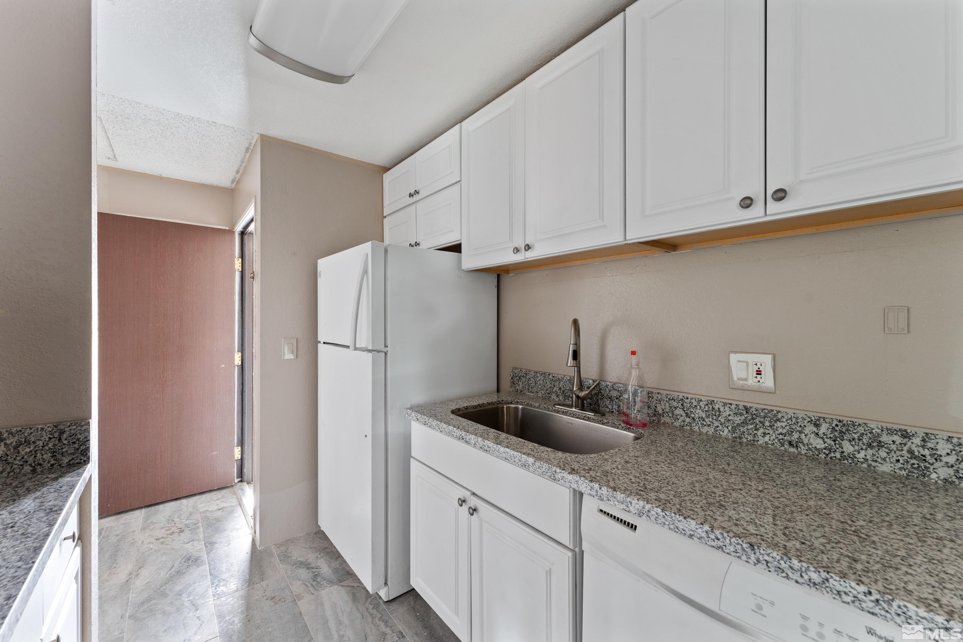 4602 Neil Road, Unit 94 Reno, NV 89502 - Photo 4 of 16 Photo 4