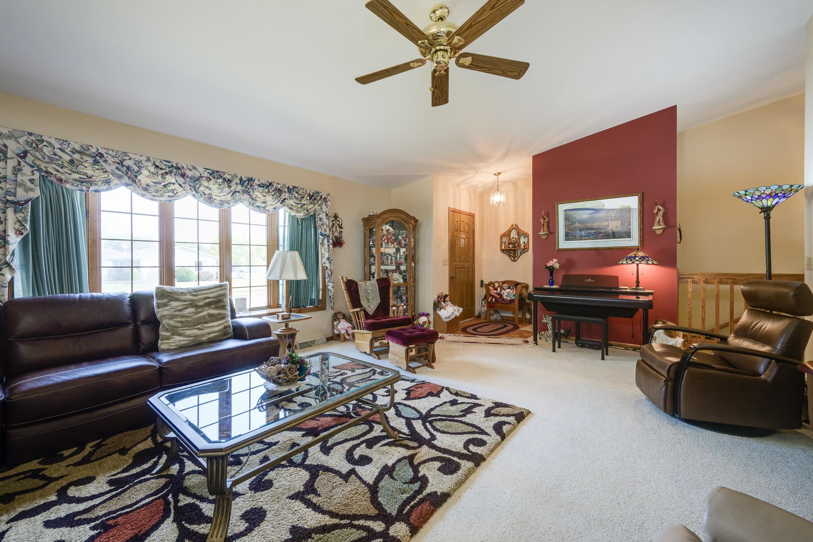 396 Robinson Road Oregon, WI 53575 - Photo 10 of 55 Gallery Image 10