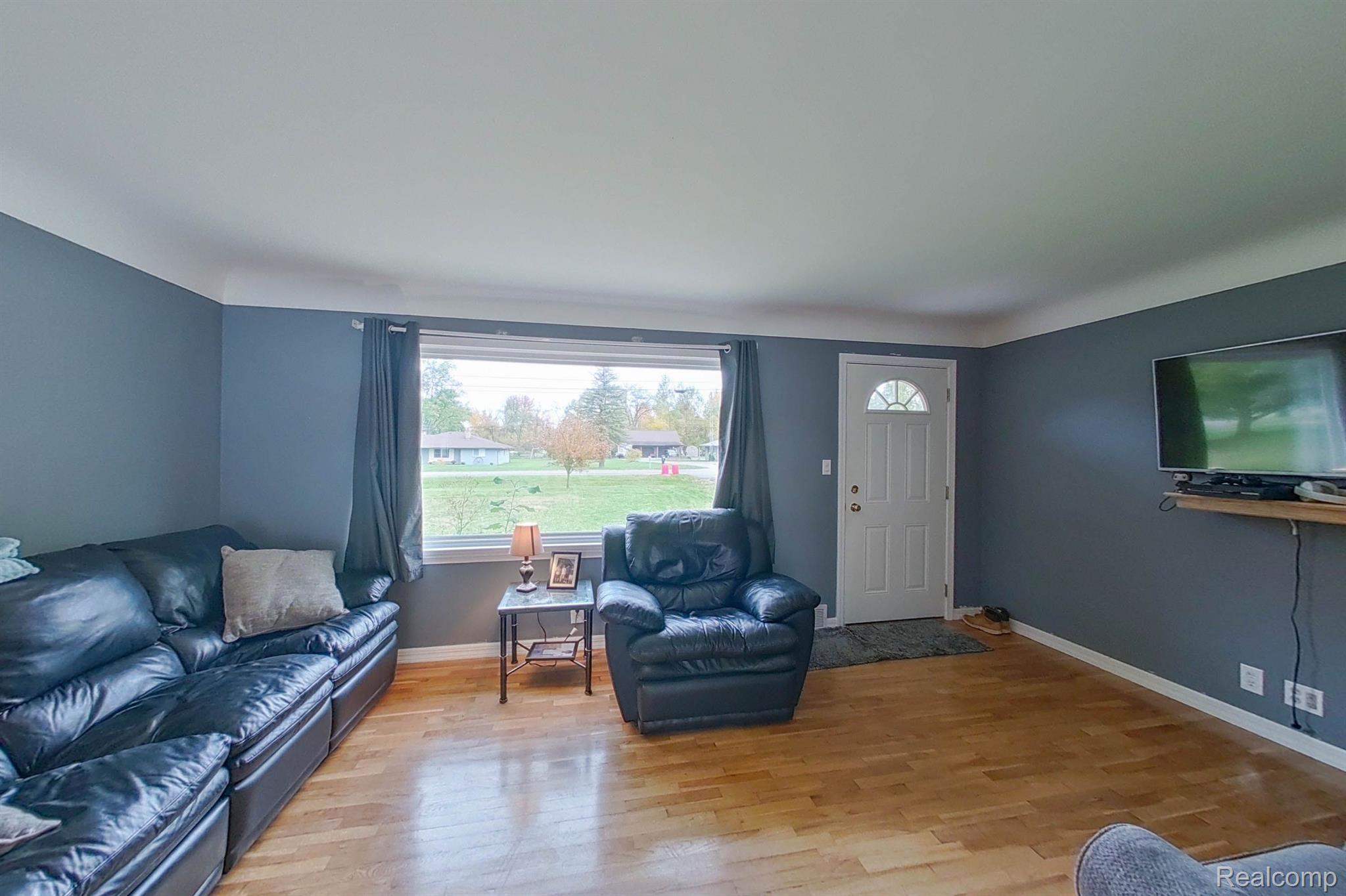 10040 Clark Road Davison, MI 48423 - Photo 3 of 35 Gallery Image 3