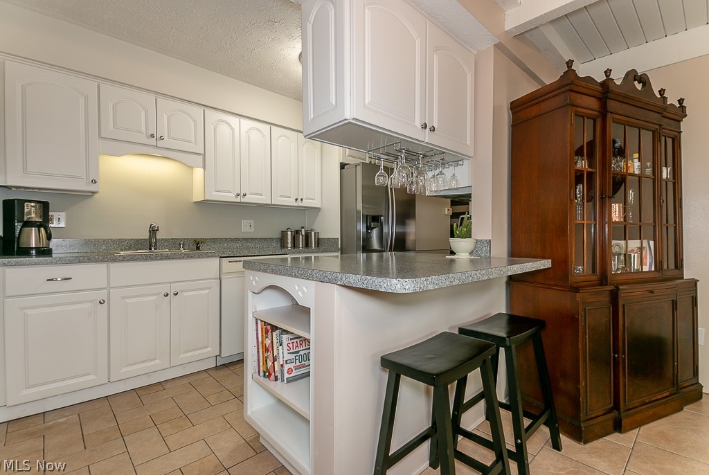 9956 Johnnycake Ridge Road, Unit E16 Painesville, OH 44077 - Photo 5 of 28