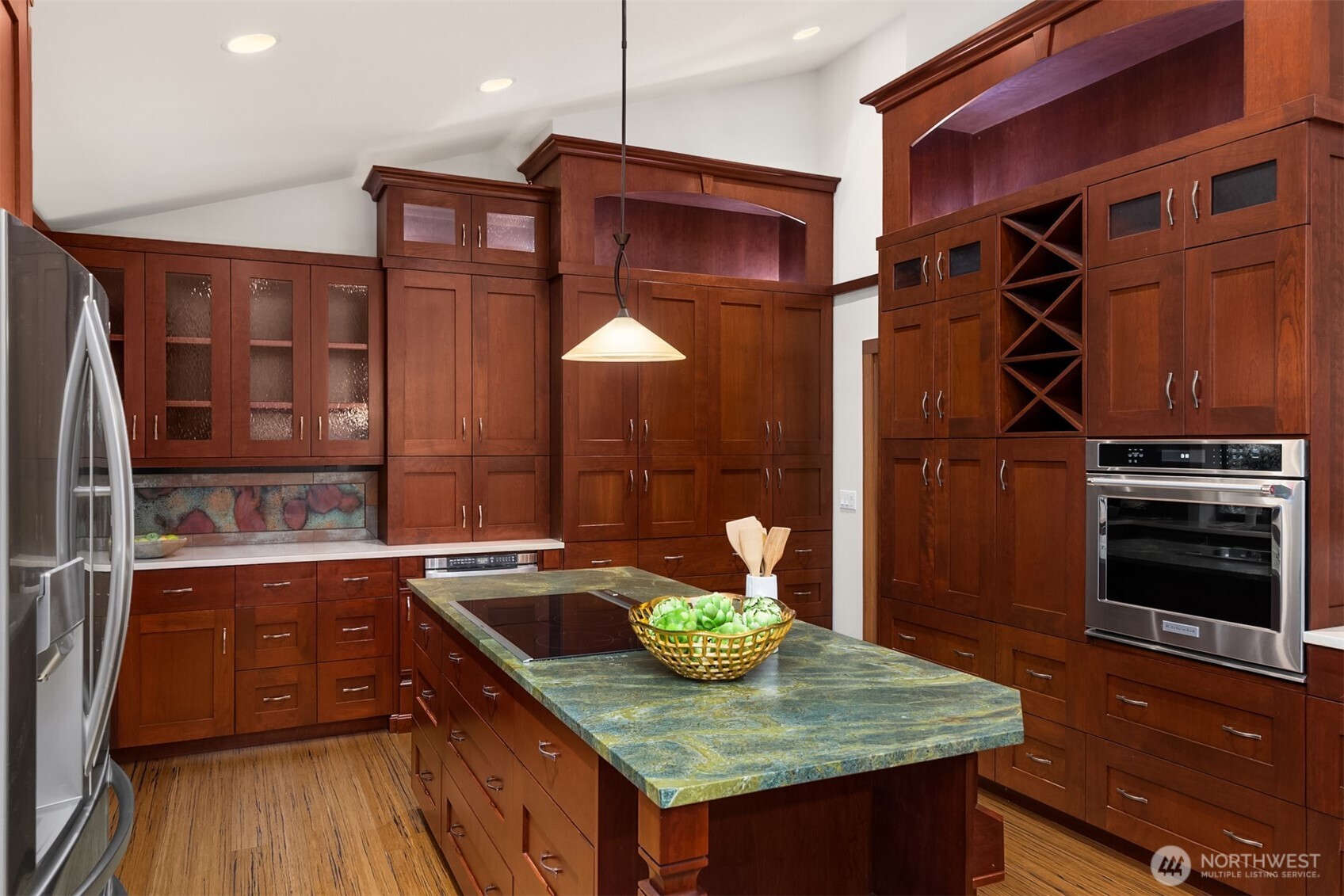 16830 Seminole Road Northeast Poulsbo, WA 98370 - Photo 11 of 38