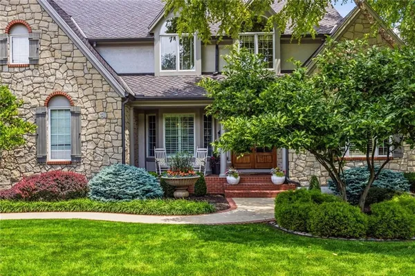 $1,800,000 | 14107 Manor Drive, Leawood, KS 66224