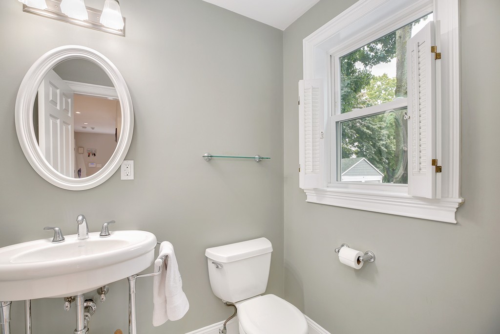 34 Imbaro Road Boston, MA 02136 - Photo 11 of 28 Gallery Image 11