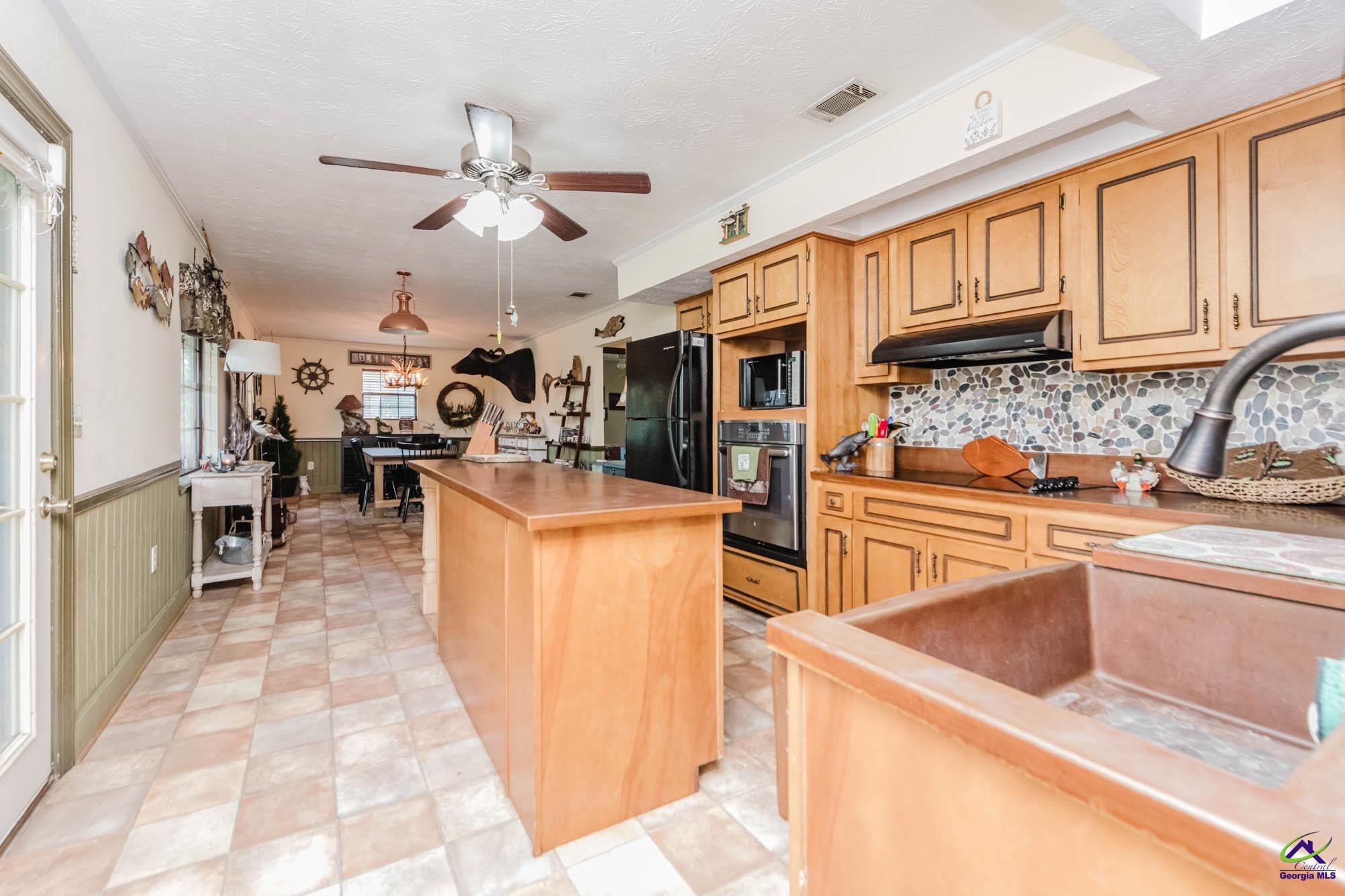 180 Shadydale Road Lumber City, GA 31549 - Photo 11 of 32