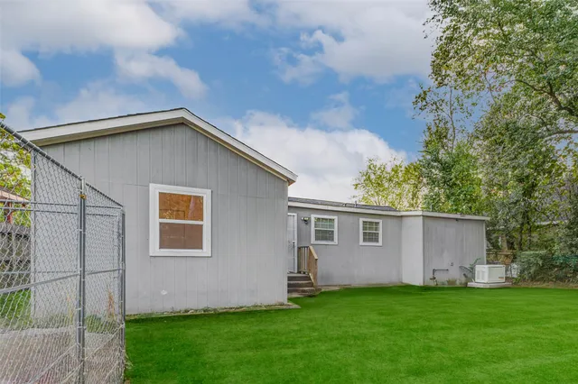 $200,000 | 907 Whitaker Avenue, Pasadena, TX 77506