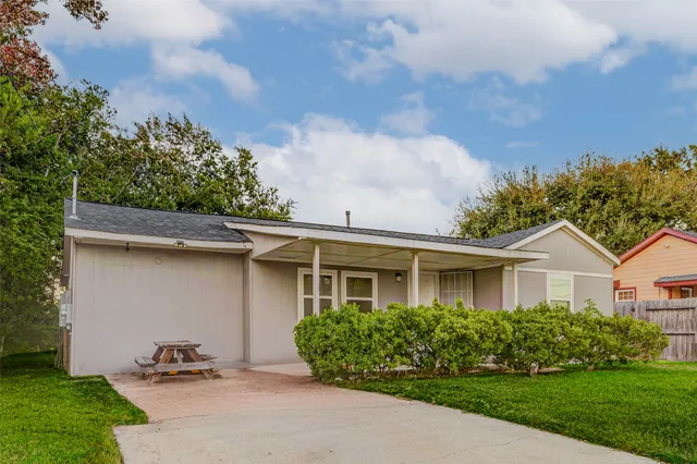 $200,000 | 907 Whitaker Avenue, Pasadena, TX 77506