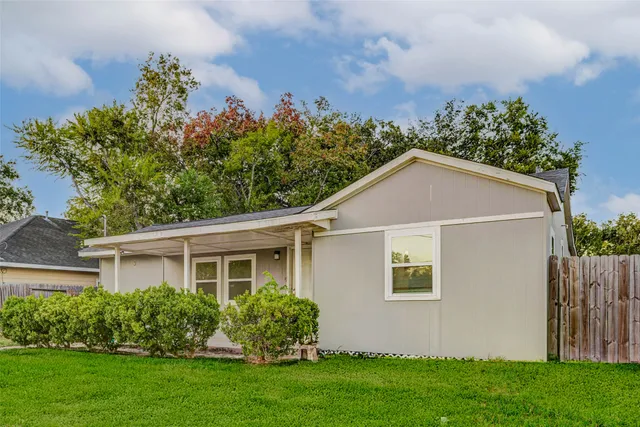 $200,000 | 907 Whitaker Avenue, Pasadena, TX 77506
