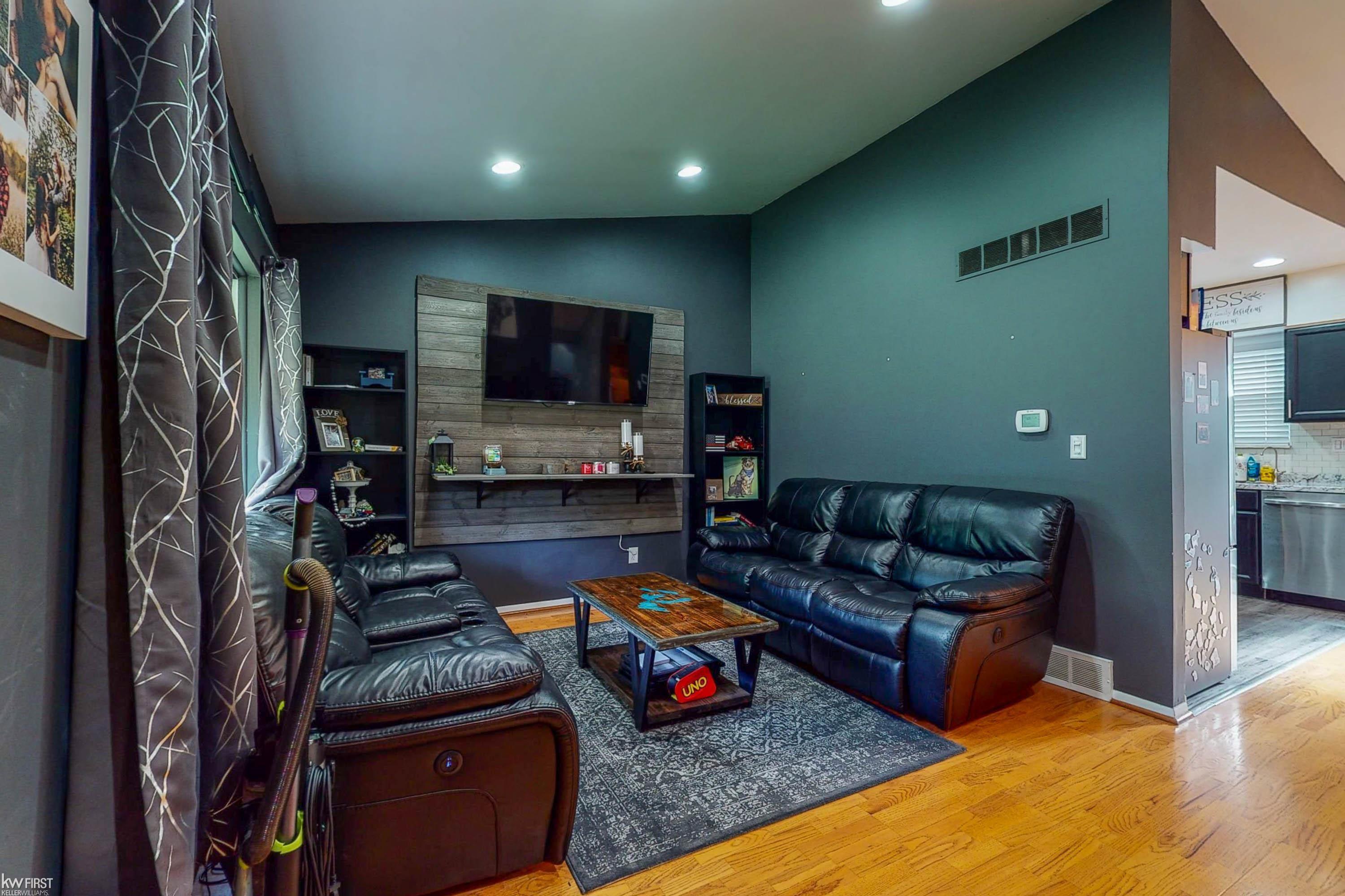 13215 Torrey Road Fenton, MI 48430 - Photo 6 of 47