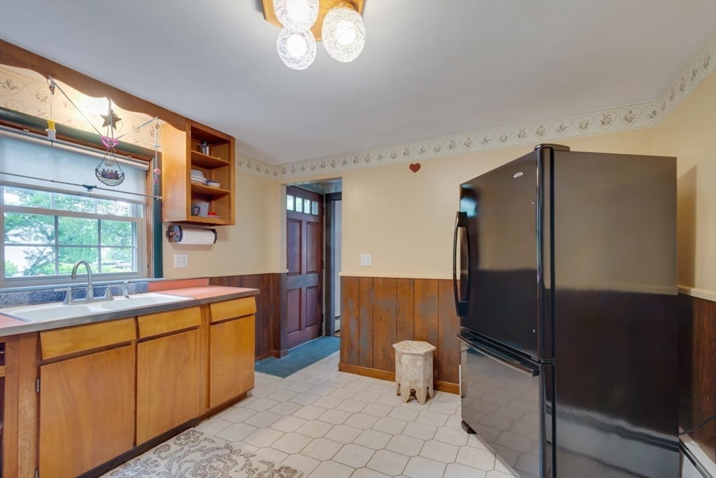 27 Elm Street Rear Bellingham, MA 02019 - Photo 6 of 16 Gallery Image 6
