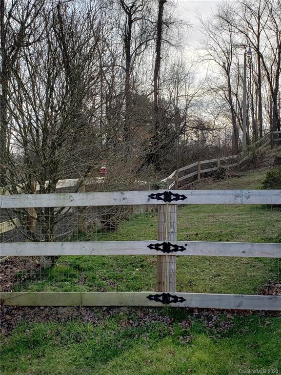 831 Dale Road Spruce Pine, NC 28777 - Photo 20 of 21 a view of a park