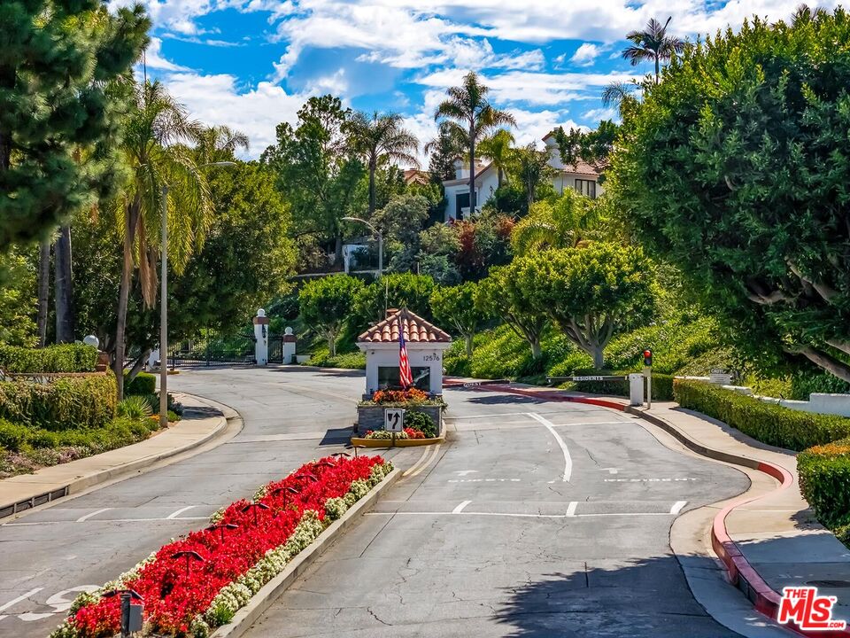 12608 Promontory Road Los Angeles, CA 90049 - Photo 50 of 59