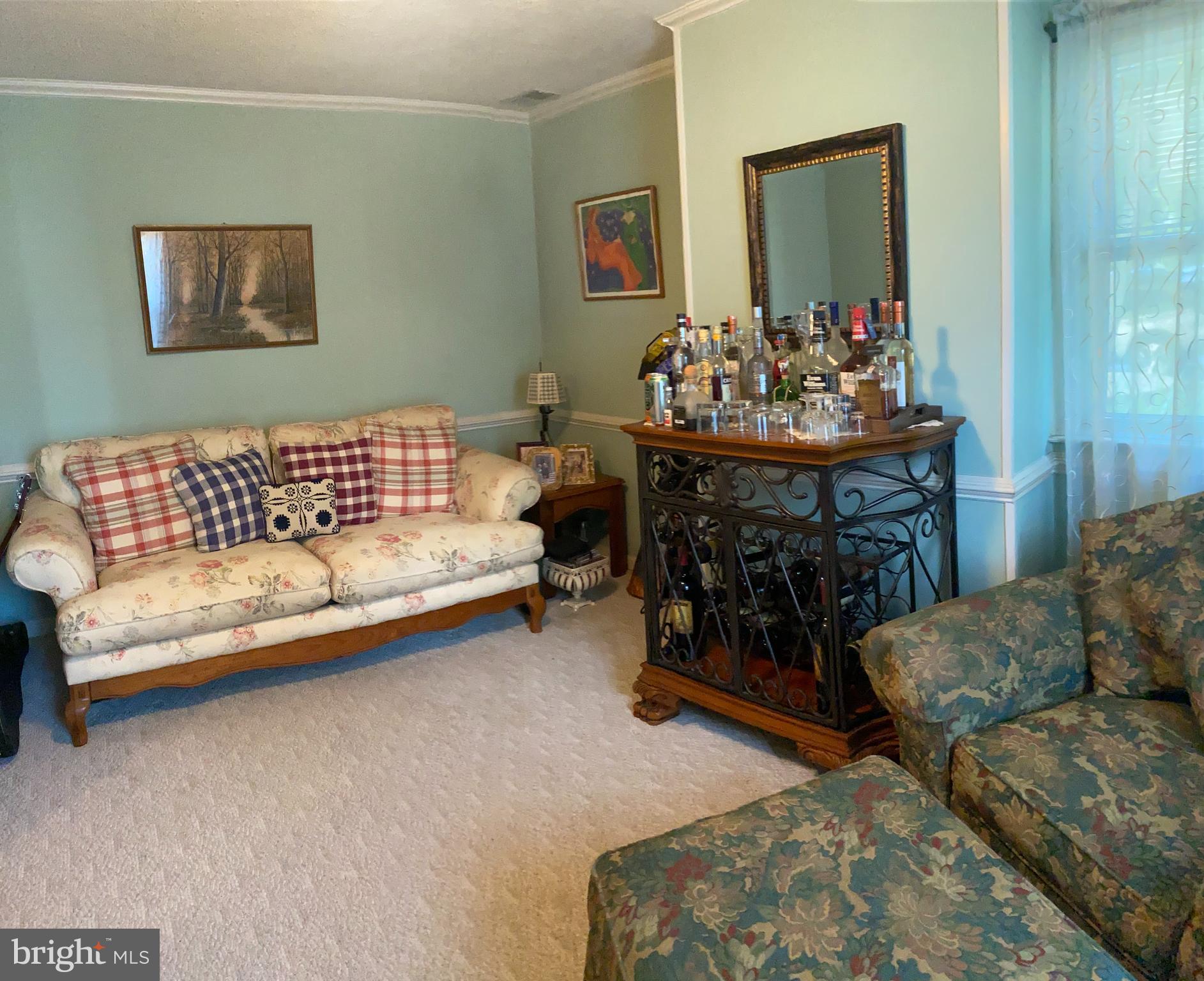 13300 Darnestown Road Gaithersburg, MD 20878 - Photo 36 of 73 Living Room!