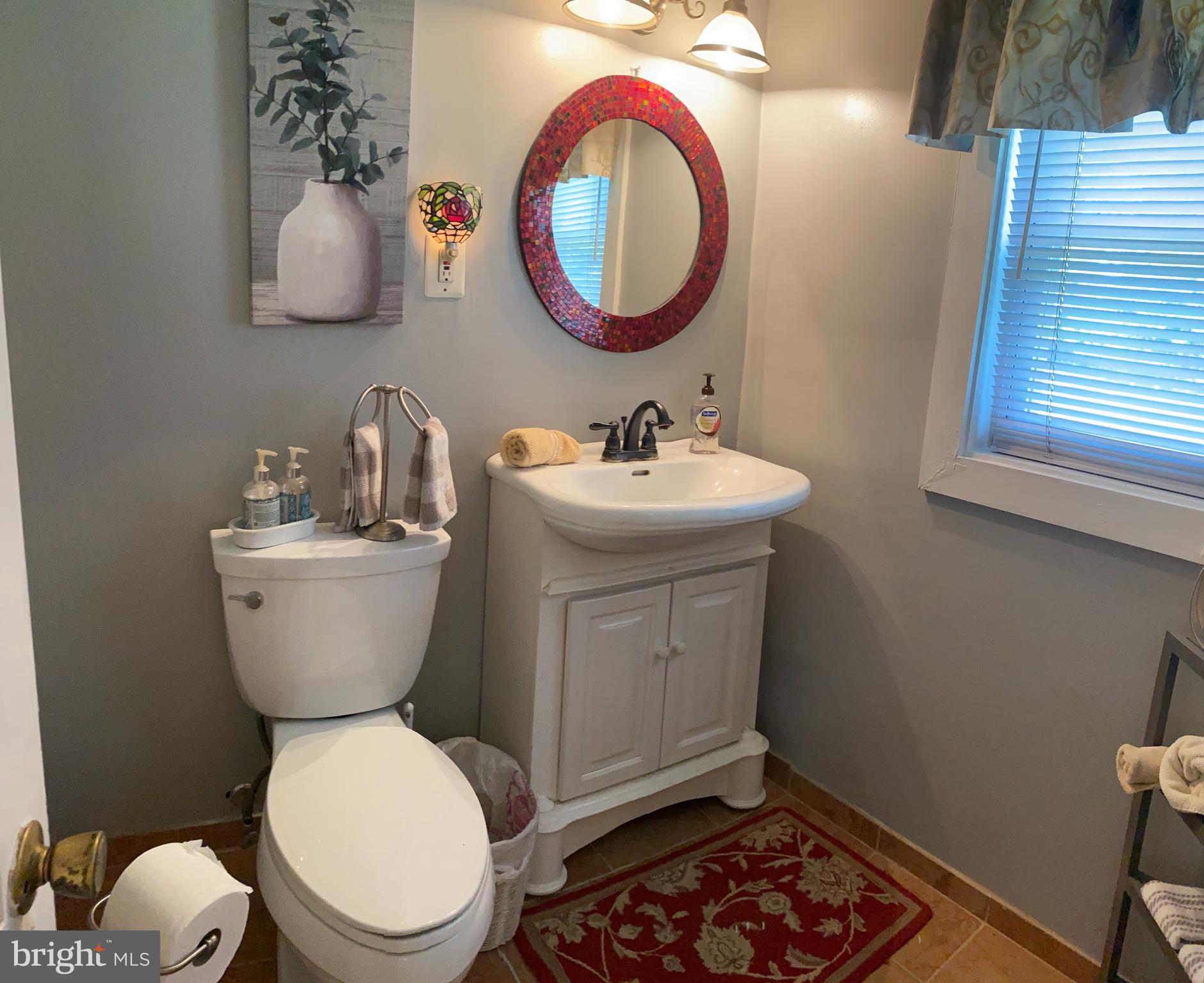13300 Darnestown Road Gaithersburg, MD 20878 - Photo 50 of 73 Powder Room!