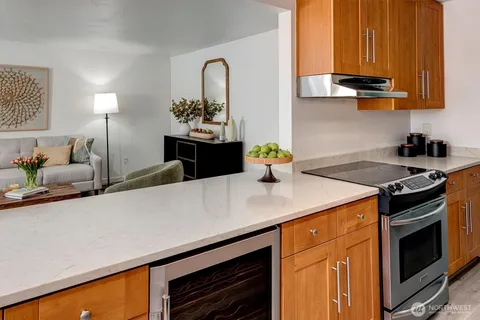 $598,000 | 2501 Canterbury Lane East, Unit 116, Seattle, WA 98112