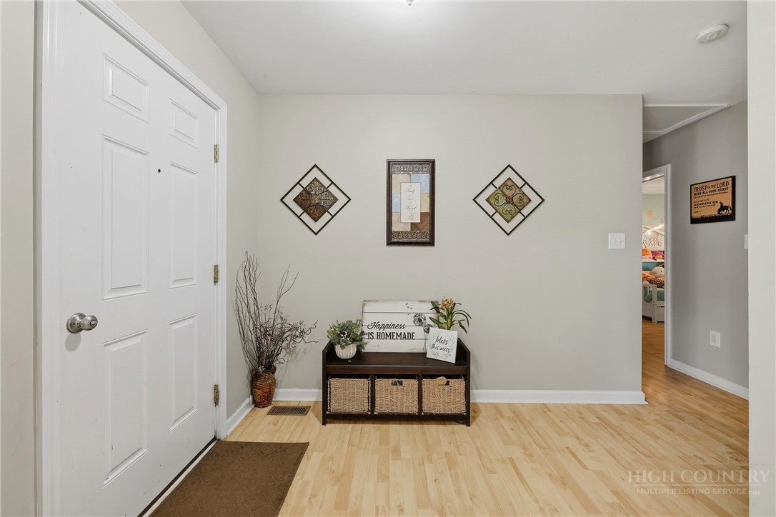 243 Oc Roland Road Jefferson, NC 28640 - Photo 5 of 36 Gallery Image 5