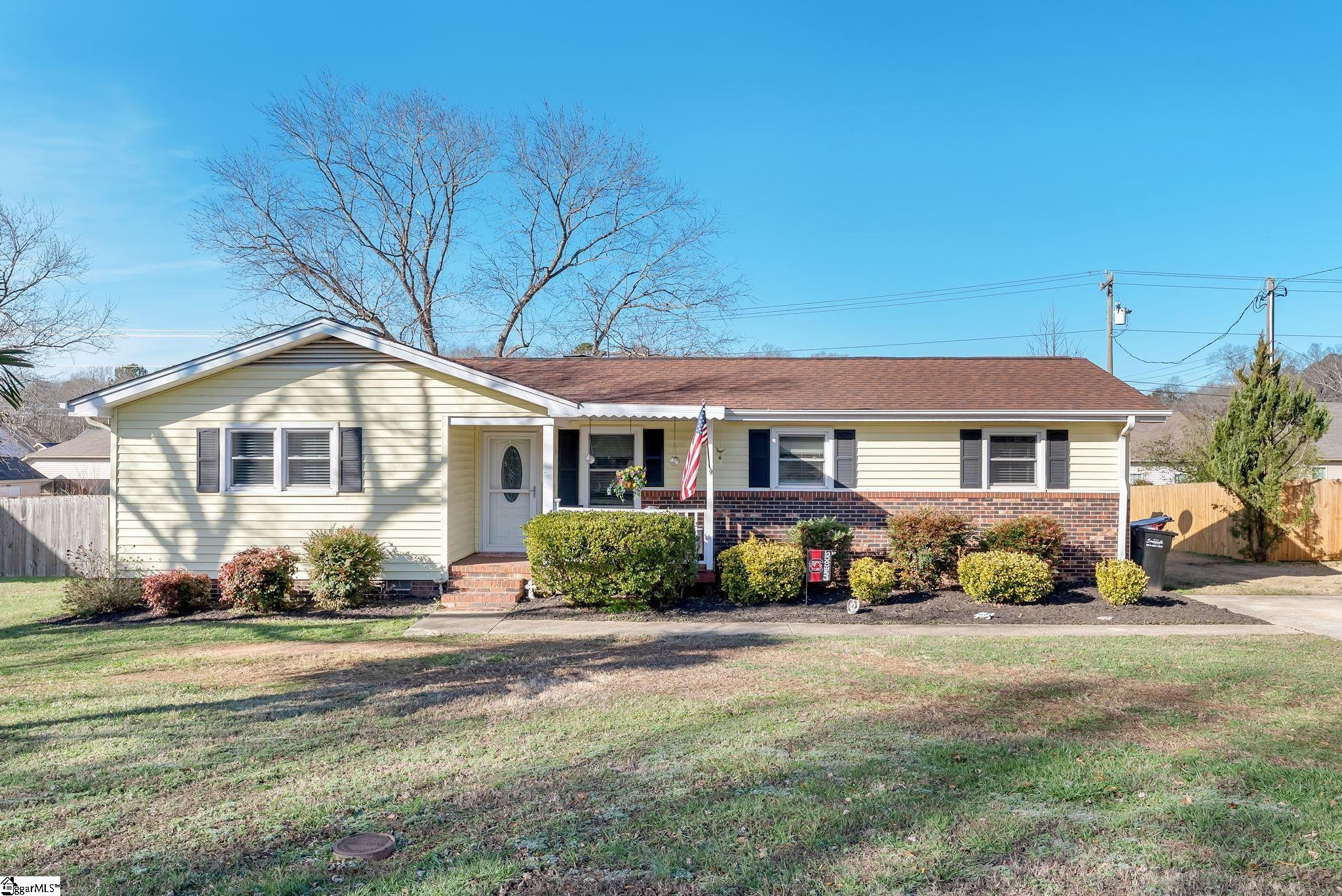 208 Agewood Drive Simpsonville, SC 29680 - Photo 2 of 23