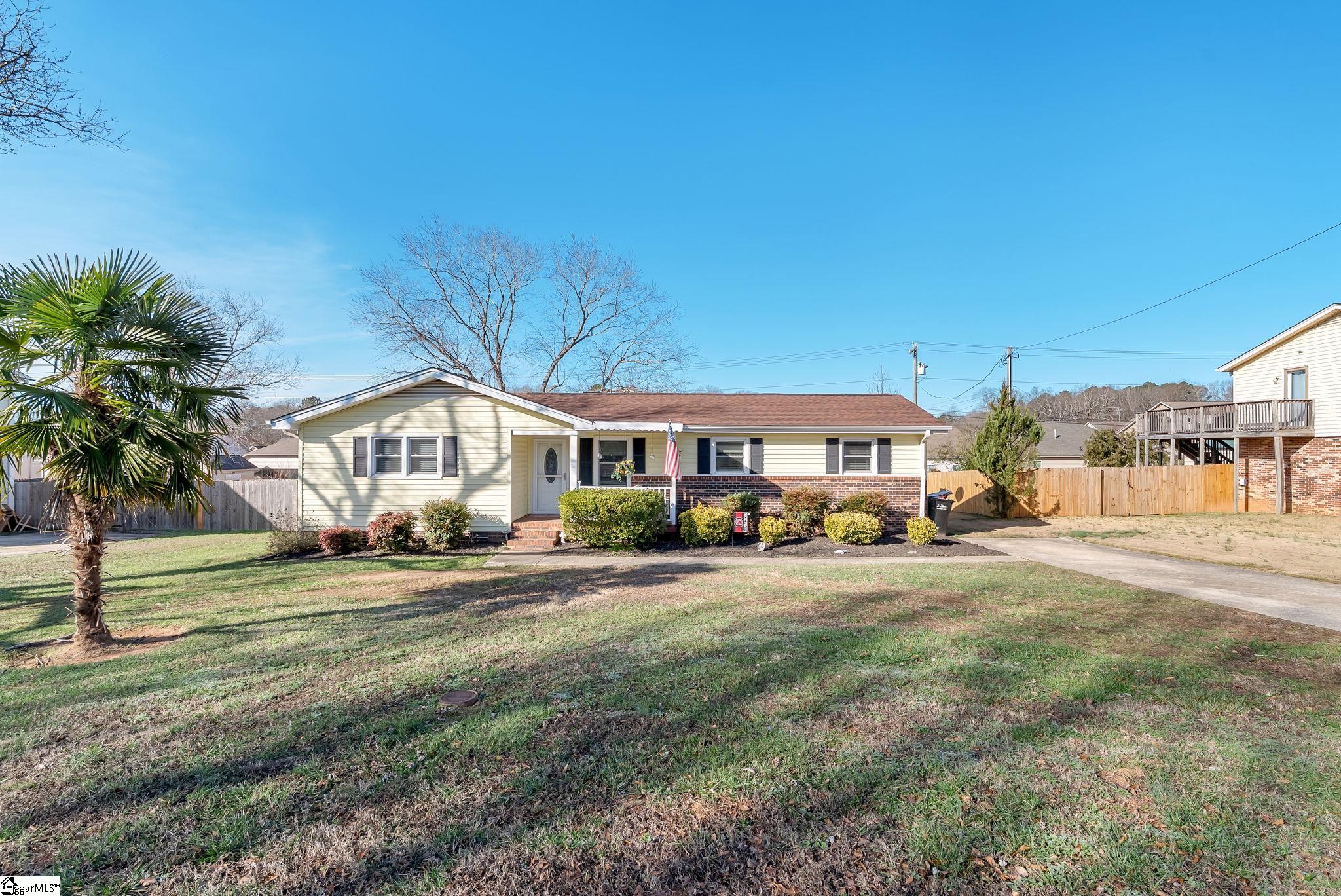 208 Agewood Drive Simpsonville, SC 29680 - Photo 3 of 23