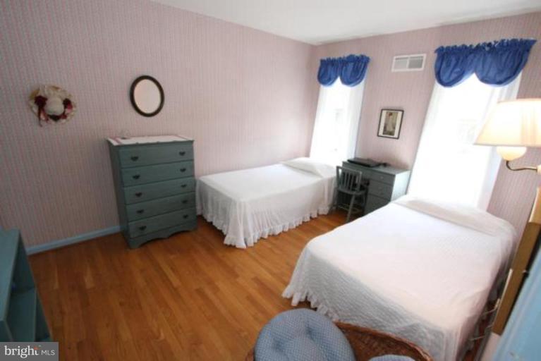 8527 Atwell Road Potomac, MD 20854 - Photo 4 of 19 Bedroom #3