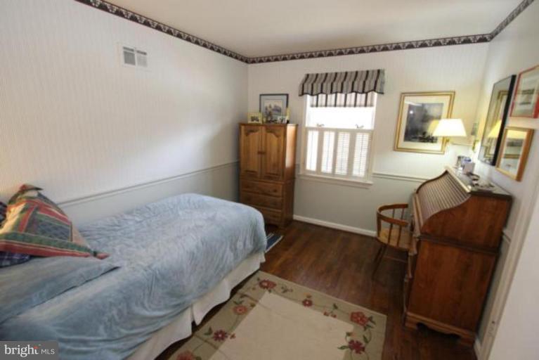 8527 Atwell Road Potomac, MD 20854 - Photo 5 of 19 Bedroom #4