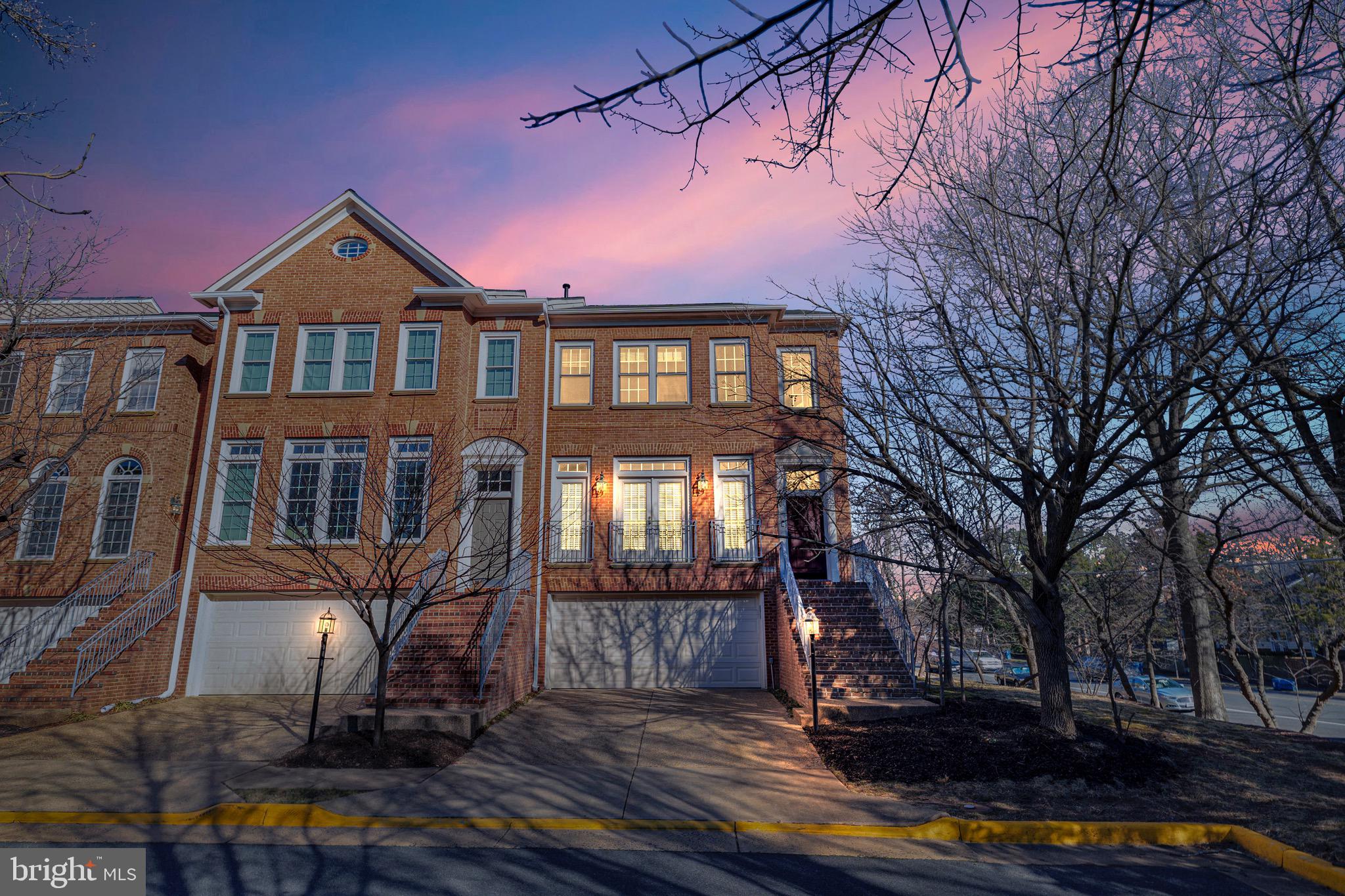 1817 Fallbrook Lane Vienna, VA 22182 - Photo 4 of 50 a front view of a house
