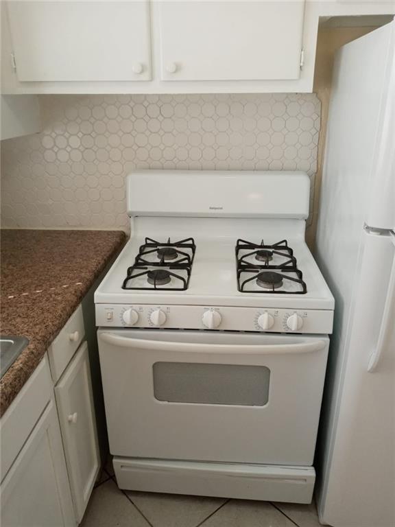 Undisclosed Address Sunrise, FL 33313 - Photo 13 of 15 a close view of washer and dryer