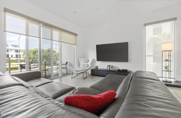 $8,500 | 1367 North Ocean Boulevard, Pompano Beach, FL 33062