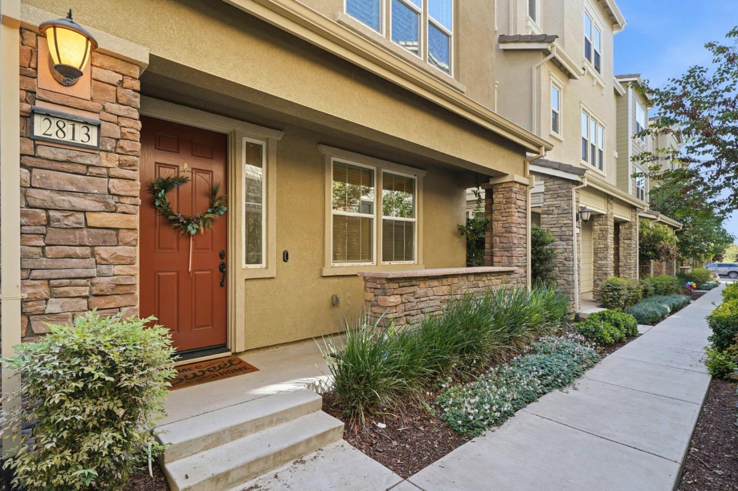 2813 Stringham Way Dublin, CA 94568 - Photo 2 of 40