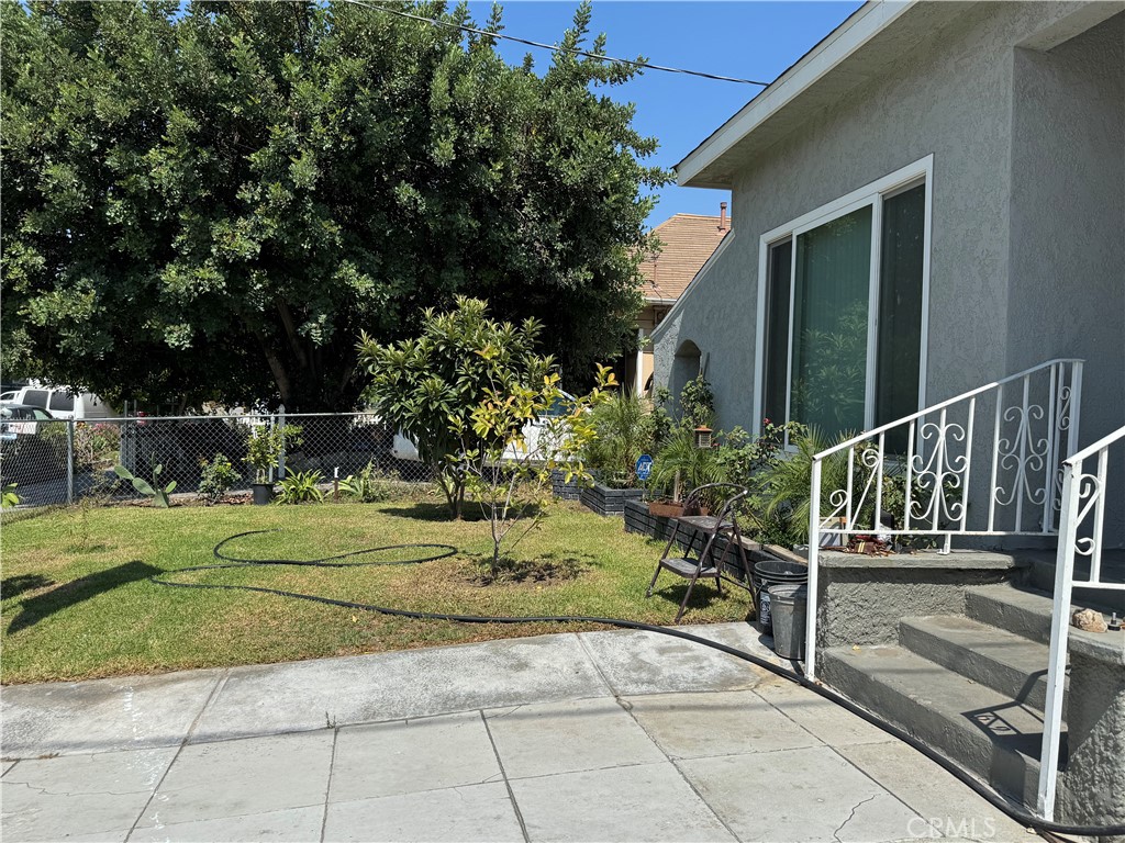 854 North 9th Street Colton, CA 92324 - Photo 29 of 36 a view of a backyard with pathway