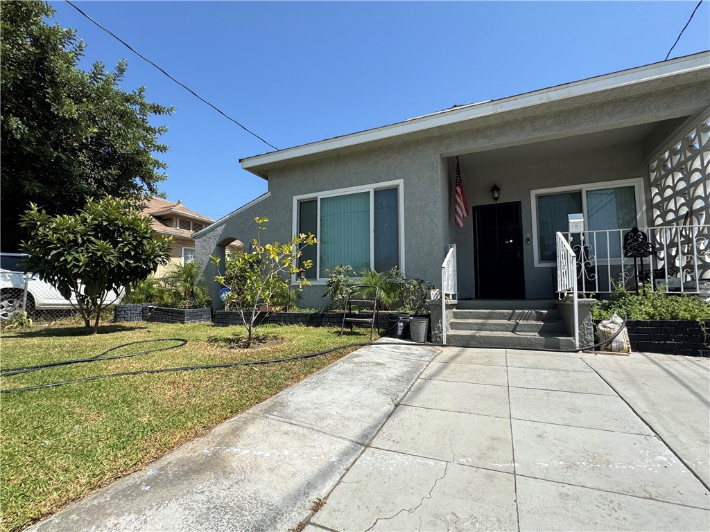 854 North 9th Street Colton, CA 92324 - Photo 3 of 36 a view of a house with entertaining space