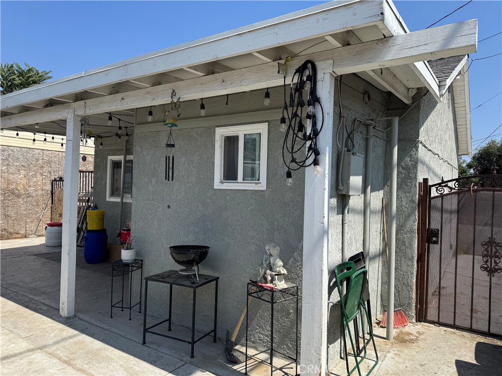 854 North 9th Street Colton, CA 92324 - Photo 31 of 36 a front view of a house