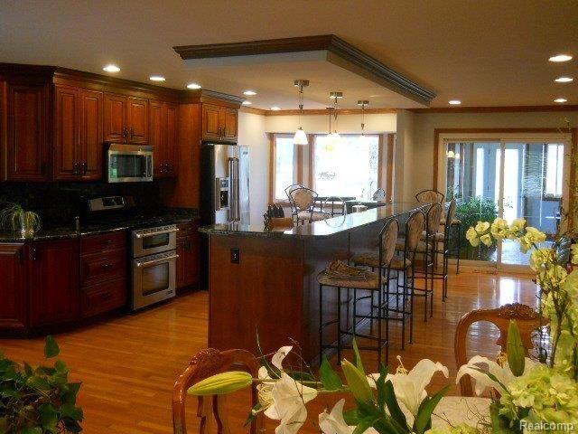 8174 East Bristol Road Davison, MI 48423 - Photo 22 of 39 kitchen from dining.jpg