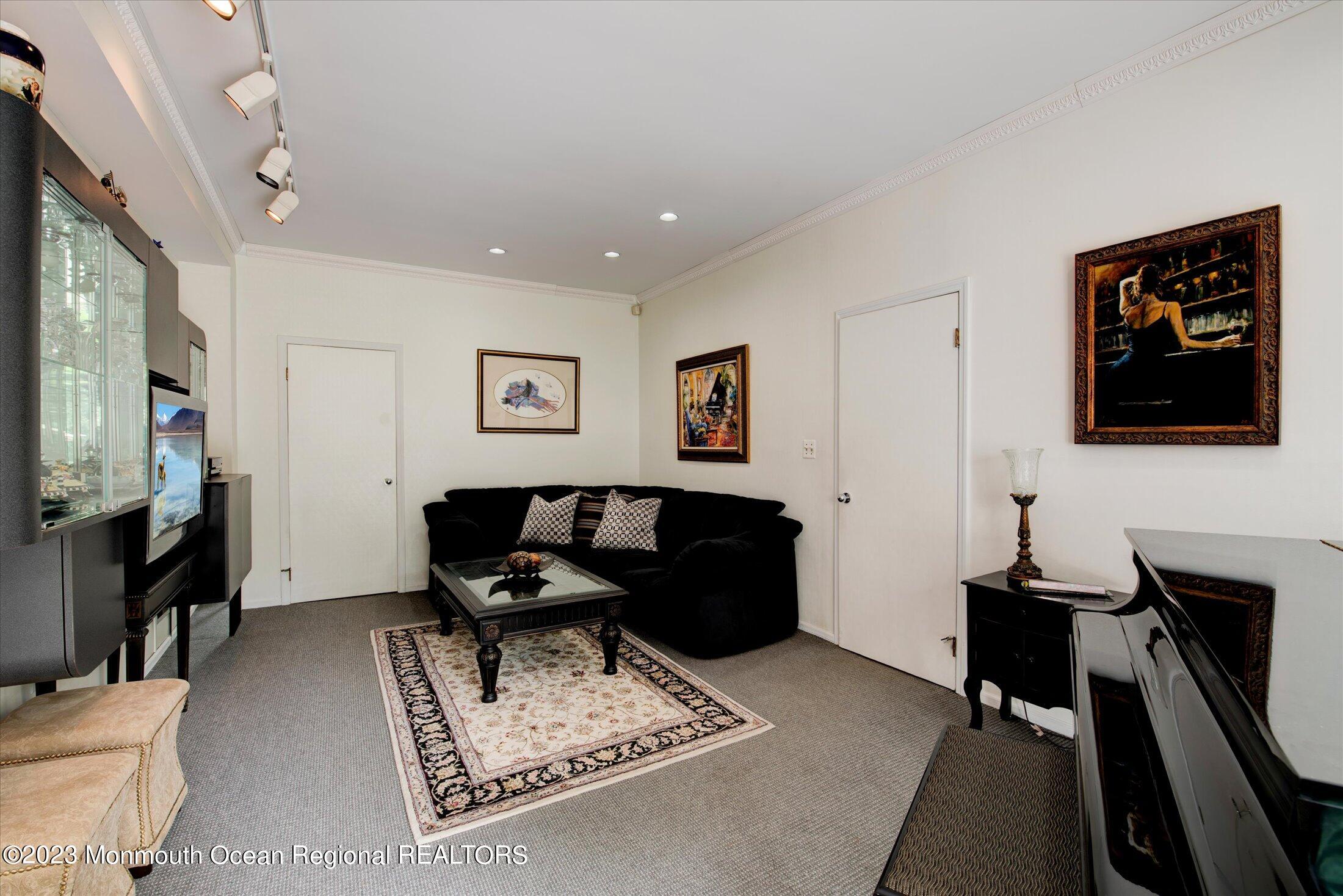 67 School Road West Marlboro, NJ 07746 - Photo 13 of 56 09-FAMILY ROOM