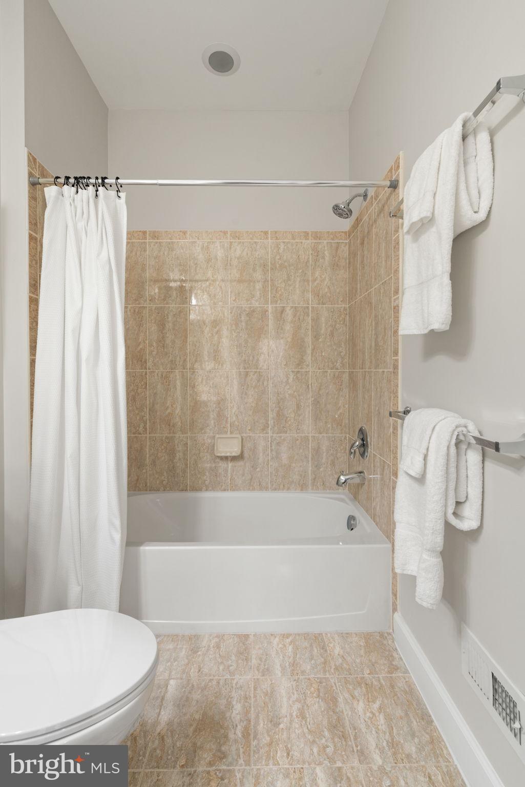 20638 Golden Ridge Drive Ashburn, VA 20147 - Photo 38 of 50 Gallery Image 38
