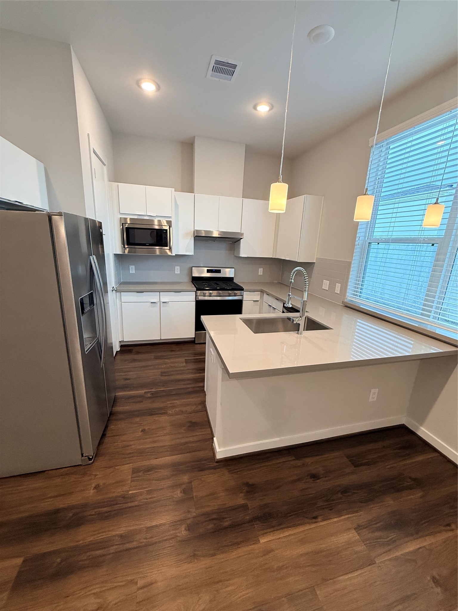 608 Thornton Road, Unit A Houston, TX 77018 - Photo 2 of 11 Gallery Image 2