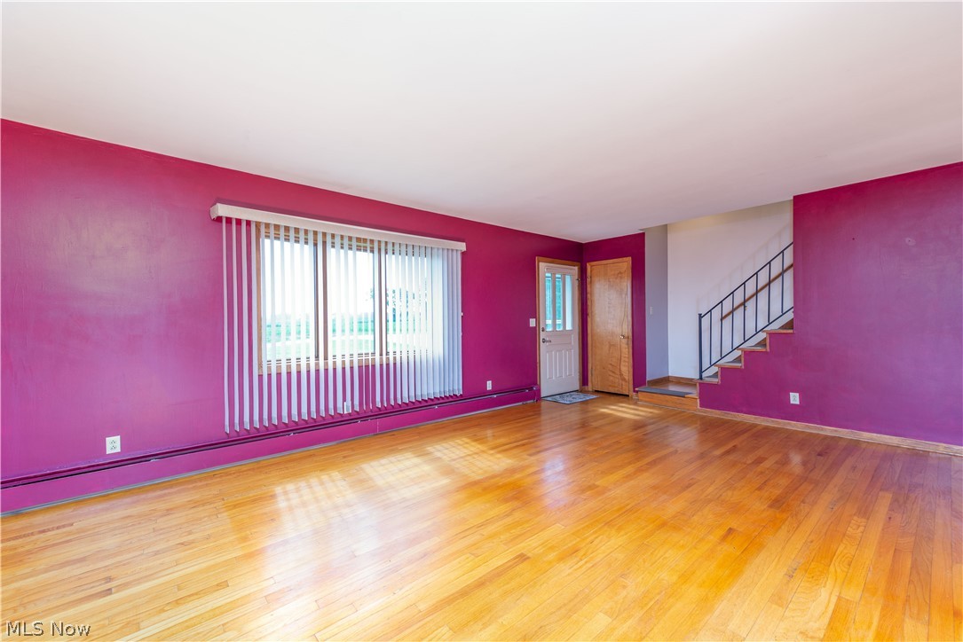 797 Trump Road Northeast Atwater, OH 44201 - Photo 7 of 35 Beautiful Hardwood floors!