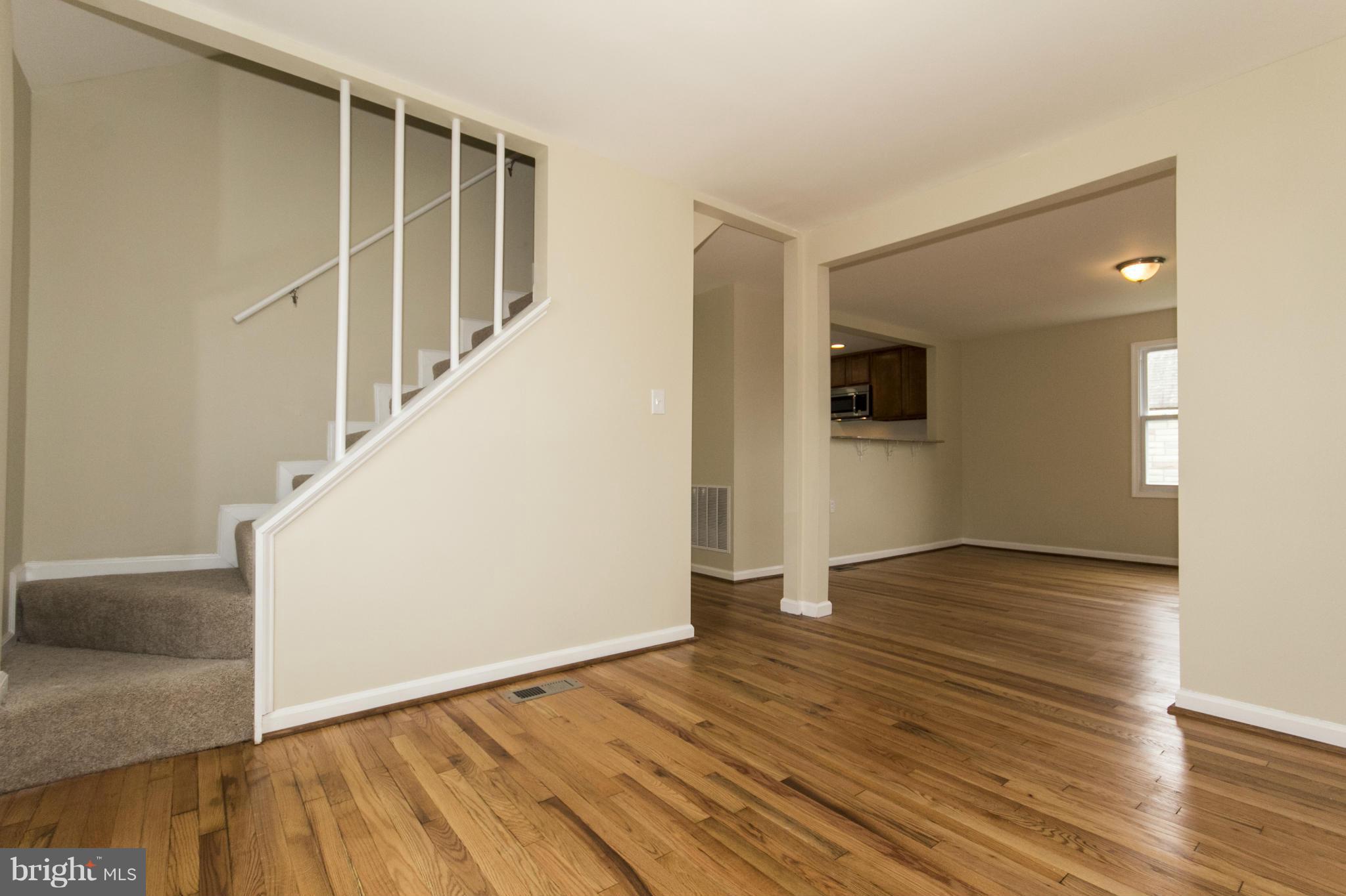 1220 Willow Road Baltimore, MD 21222 - Photo 4 of 23 Living Room