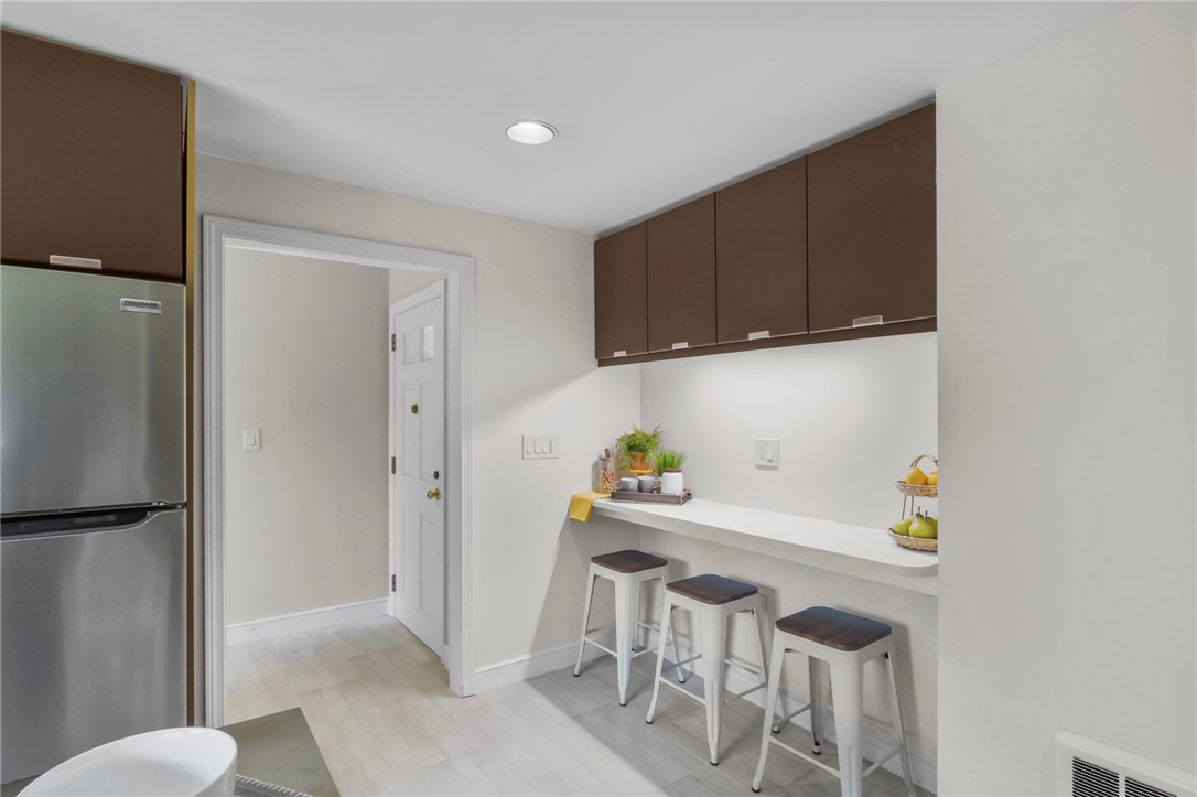 5 Echo Drive Barrington, RI 02806 - Photo 17 of 44