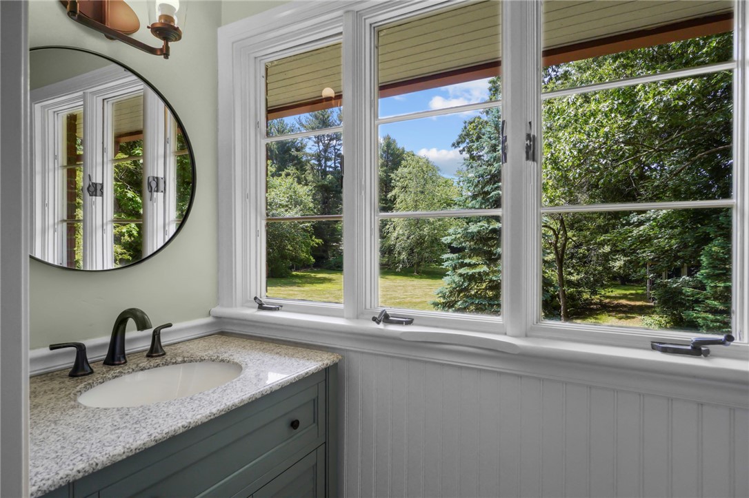 5 Echo Drive Barrington, RI 02806 - Photo 23 of 44 Half bath floor 1