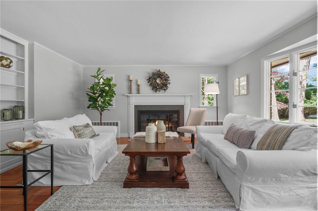 5 Echo Drive Barrington, RI 02806 - Photo 26 of 44 Living Room