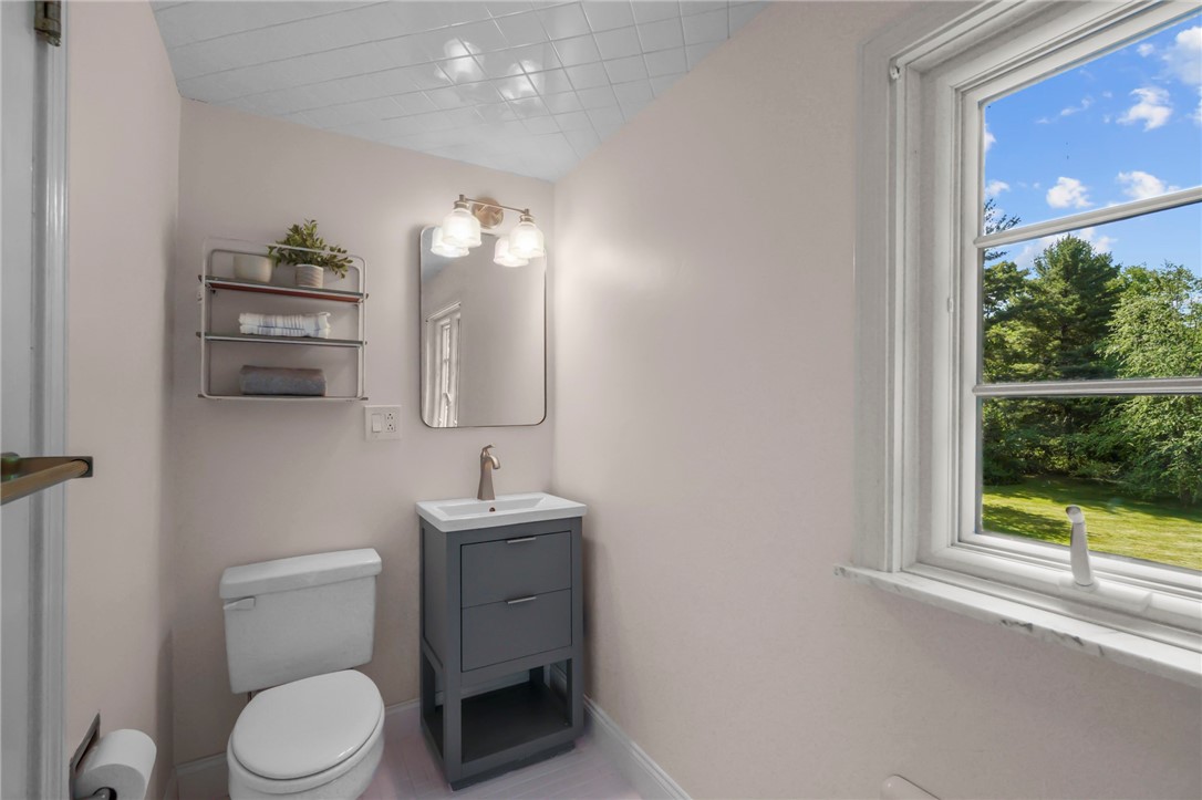 5 Echo Drive Barrington, RI 02806 - Photo 36 of 44 Full bath Floor 2