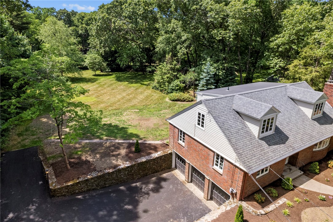 5 Echo Drive Barrington, RI 02806 - Photo 4 of 44